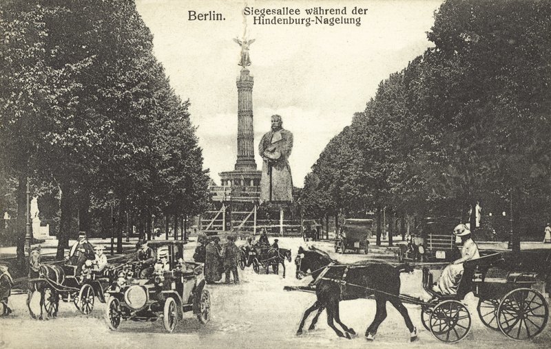 Demir Hindenburg, Berlin (s/b fotoğraf) by Photographer German