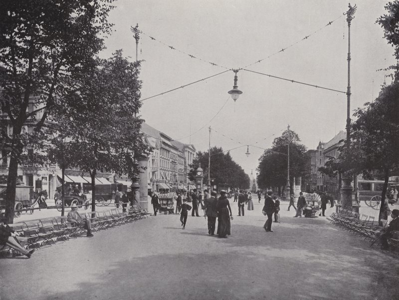 Unter Den Linden, Mittelallee ve Büyük Frederick anıtından bir görünüm (s/b fotoğraf) by Photographer German