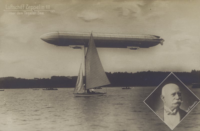 Zeppelin LZ III, Tegel Gölü üzerinde uçuyor, Berlin (s/b fotoğraf) by Photographer German