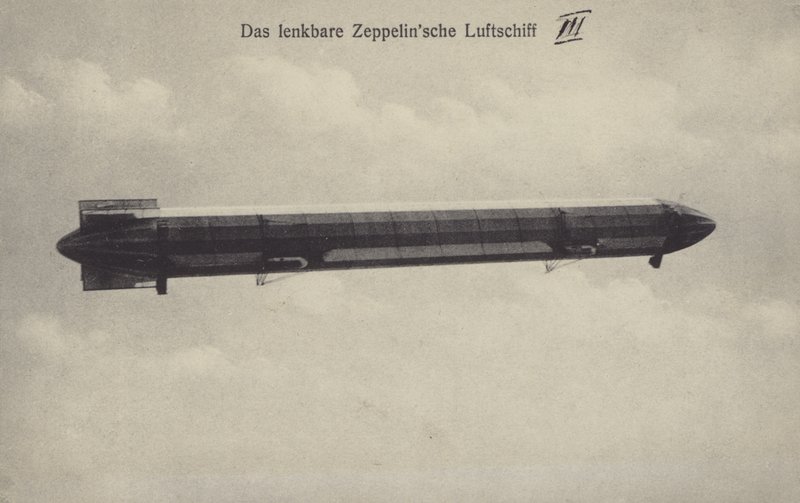 Zeppelin LZ III uçuşta (s/b fotoğraf) by Photographer German