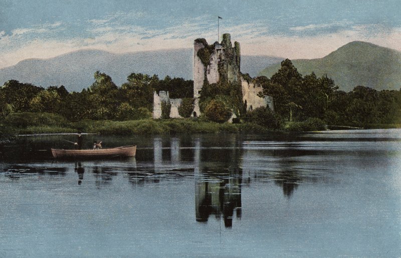 Güney İrlanda: Ross Castle, Killarney (renkli fotoğraf) by Photographer Irish