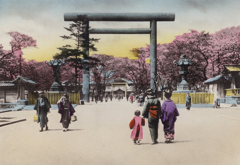 Japonya, c.1912: Shokonsha için Muazzam Bronz Torii veya ulusal sıkıntılarda ölü askerler için Mabedi çağıran ruh, Tokyo (fotoğraf) by Photographer Japanese
