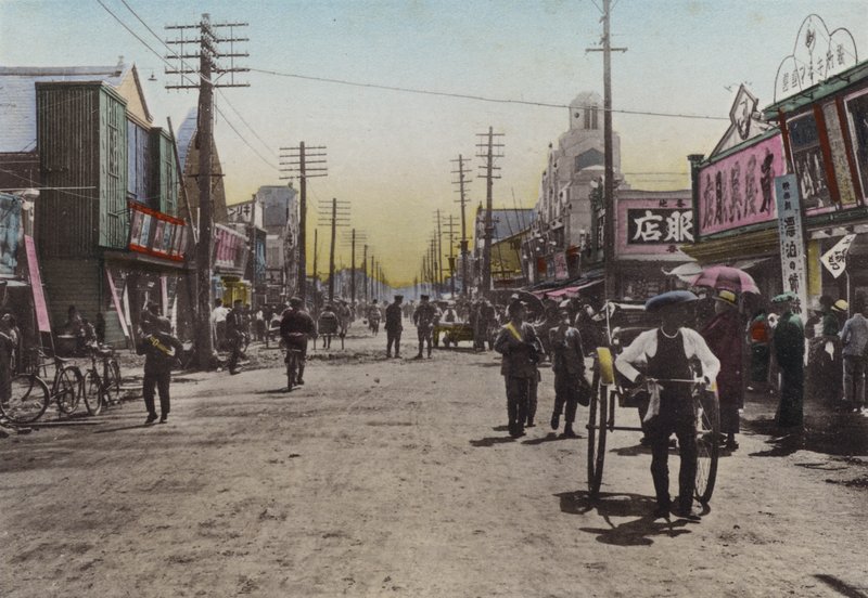 Japonya, c.1912: Tiyatro Sokağı, Yokohama (fotoğraf) by Photographer Japanese
