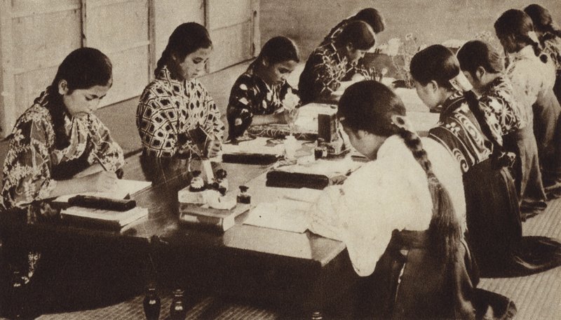 Japon okul çocukları sınıfta (s/b fotoğraf) by Photographer Japanese