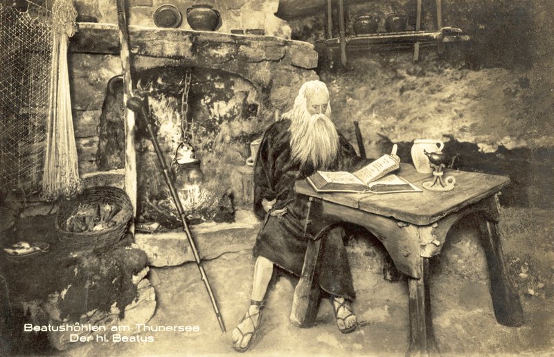 Aziz Beatus Figürü, Beatus Mağaraları, Beatenberg, İsviçre (b/w fotoğraf) by Photographer Swiss