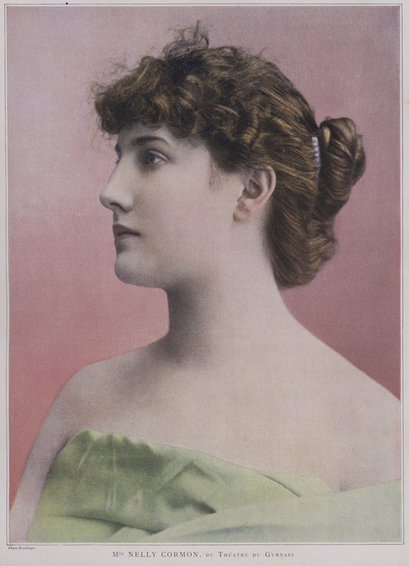 Nelly Cormon, Fransız aktris (renkli fotoğraf) by Reutlinger Studio