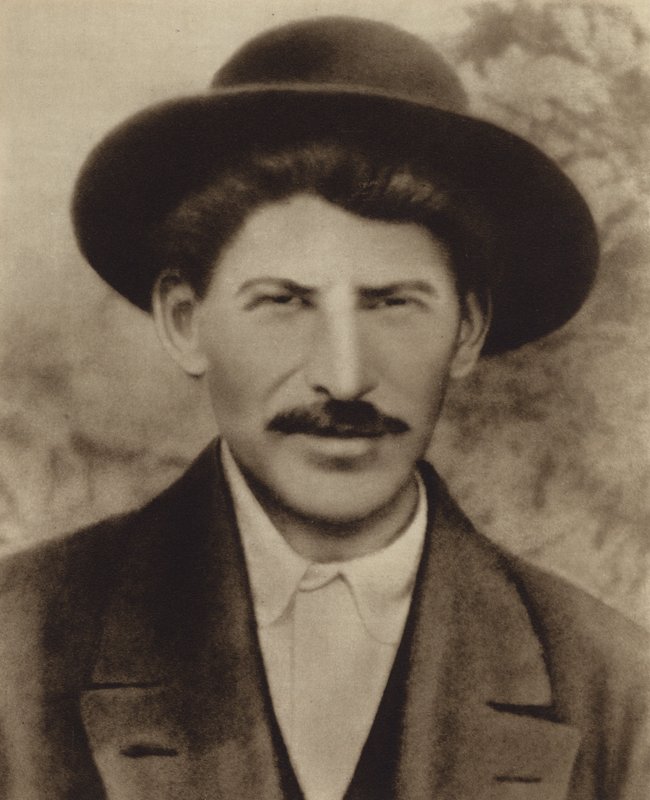 Joseph Stalin, Sibirya'daki sürgünü sırasında, 1915 by Russian Photographer