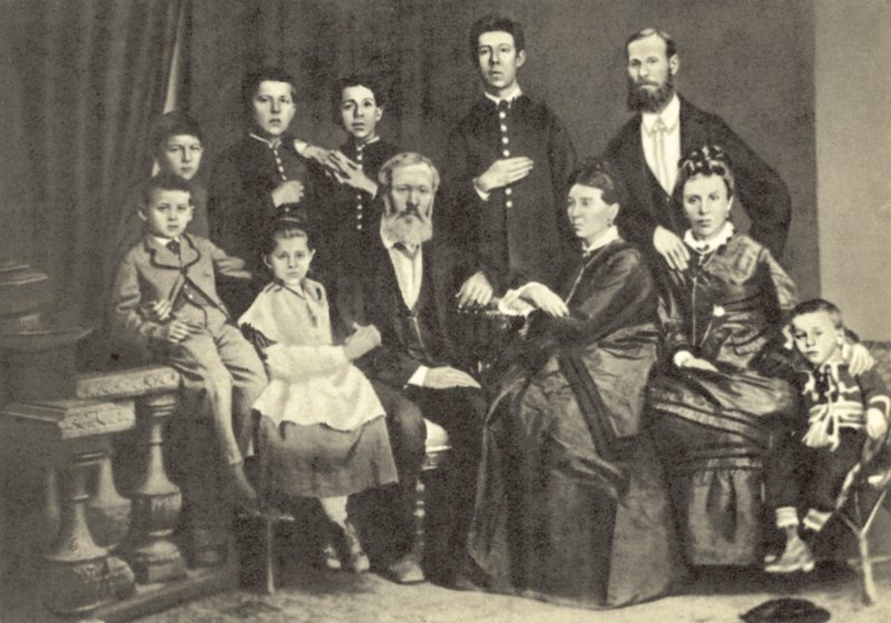 Anton Çehov ve ailesi, Taganrog, Rusya by Russian Photographer
