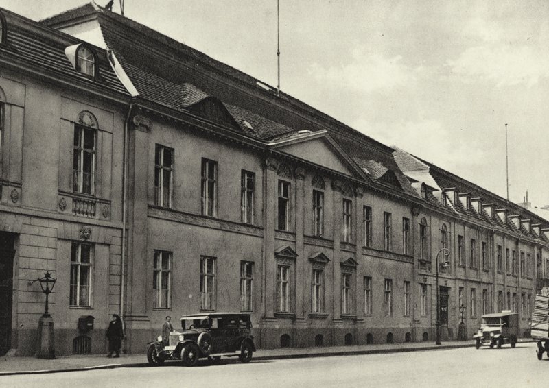 Berlin: Dışişleri Bakanlığı; Dışişleri Bakanlığı (s/b fotoğraf) by Sasha Stone