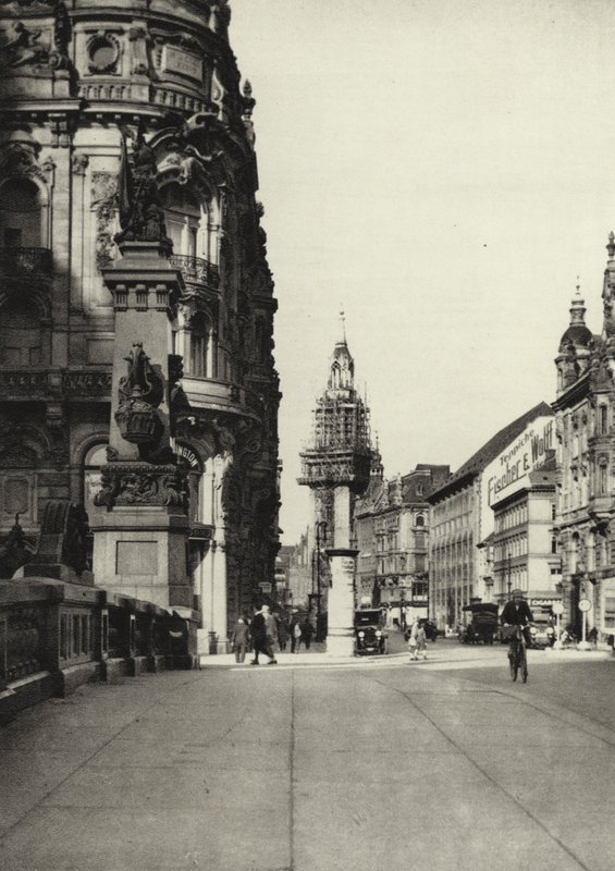 Berlin: Kaiser Wilhelm-Brucke (s/b fotoğraf) by Sasha Stone