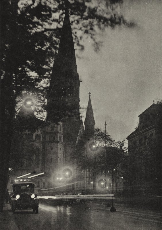Berlin: Kaiser Wilhelm-Gedachtniskirche; İmparator William Memorial Kilisesi (s/b fotoğraf) by Sasha Stone