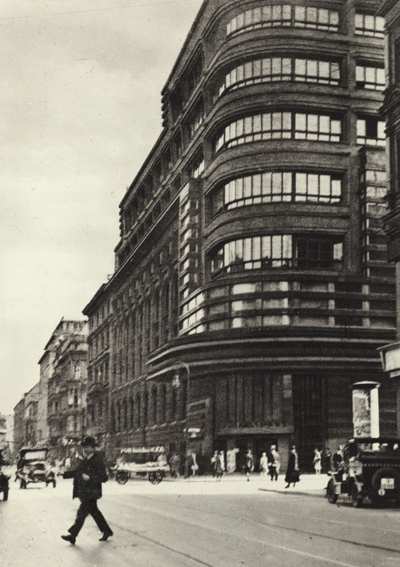 Berlin: Mosse yayınevi; Mosse Binası (s/b fotoğraf) by Sasha Stone