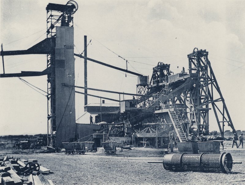 Bir Çamaşır Makinesi, De Beers (s/b fotoğraf) by South African Photographer