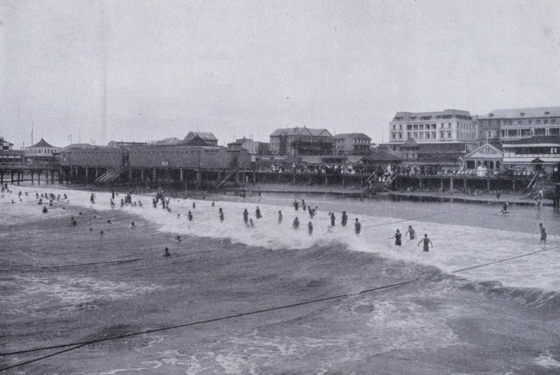 Ocean Beach, Durban (s/b fotoğraf) by South African Photographer