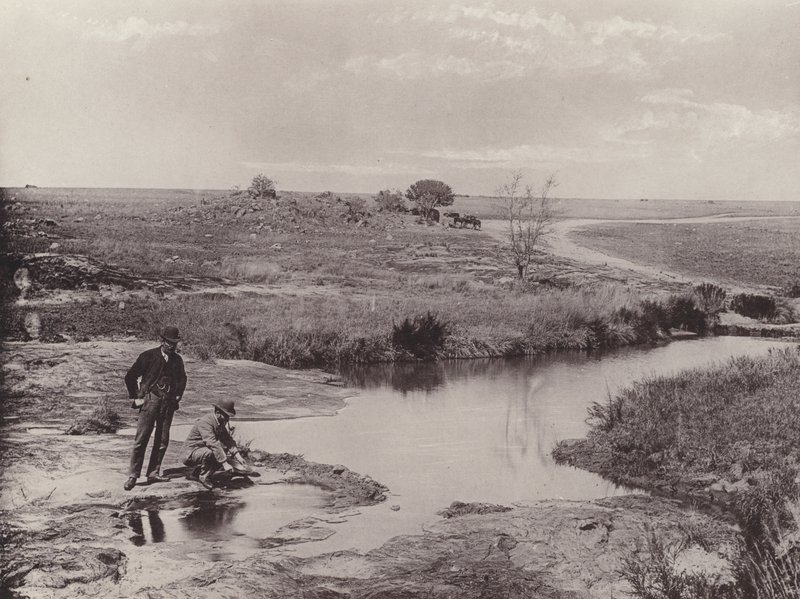 Altını keşfetmek için cevher kaydırma (s/b fotoğraf) by South African Photographer