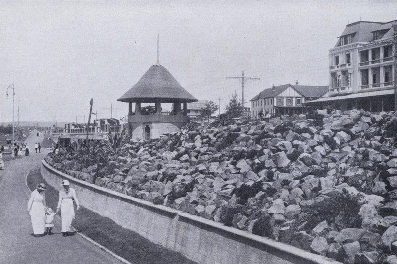 Rockery on the Beach, Durban (s/b fotoğraf) by South African Photographer