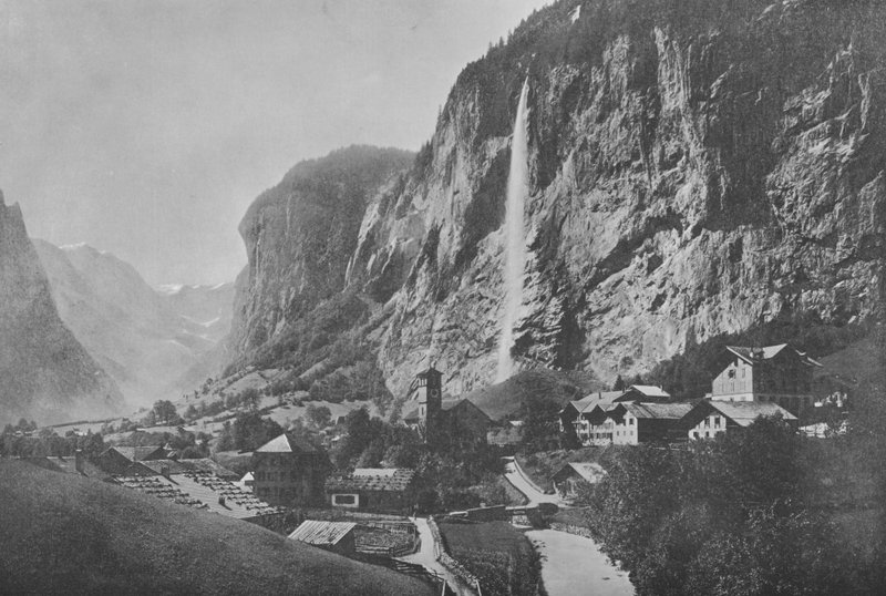 Lauterbrunnen, Cascade du Staubbach (s/b fotoğraf) by Swiss Photographer