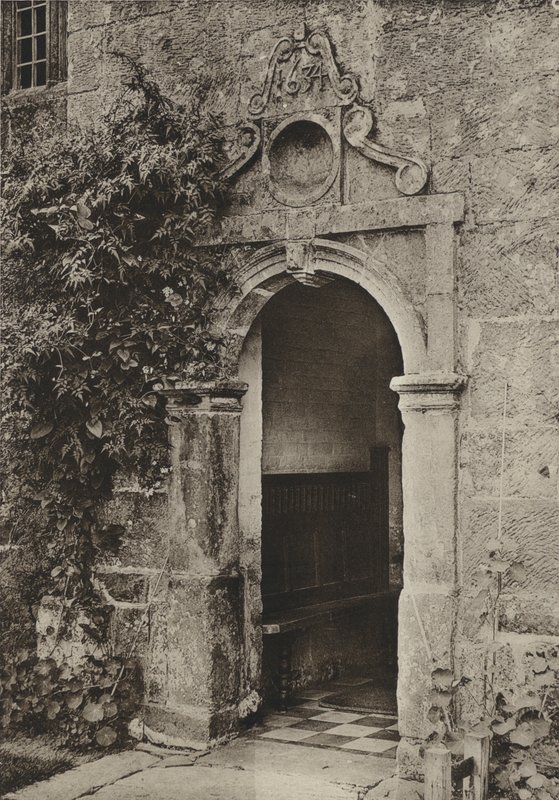 Doorway, "Batemans," Burwash, Sussex (s/b fotoğraf) by William Galsworthy Davie