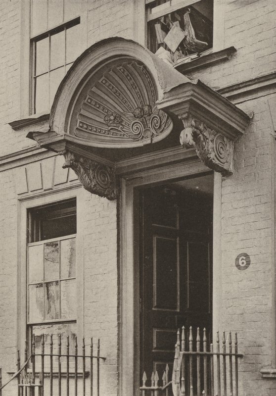 Kapı, Bristol (s/b fotoğraf) by William Galsworthy Davie