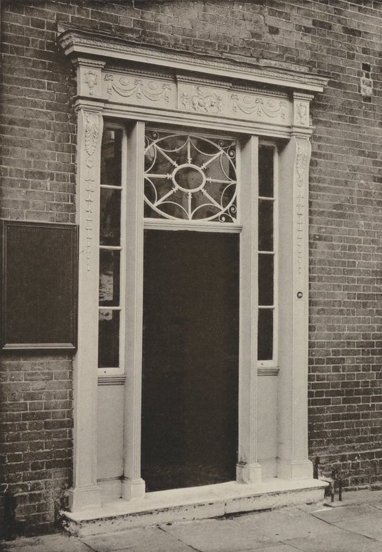 Doorway, Newbury, Berks (s/b fotoğraf) by William Galsworthy Davie