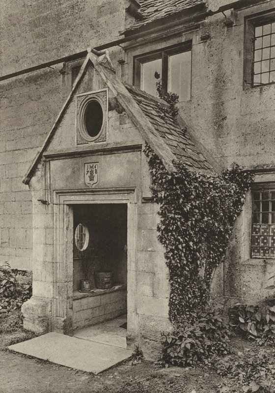 Kapı, Porch at Cap Mill, Painswick, Gloucestershire (s/b fotoğraf) by William Galsworthy Davie
