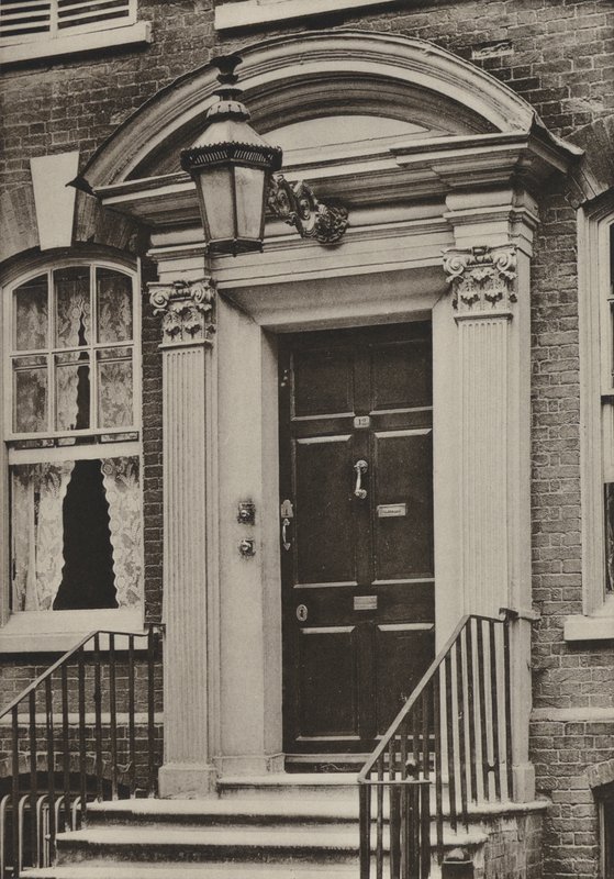 Kapı, Southgate Caddesi, Winchester (s/b fotoğraf) by William Galsworthy Davie