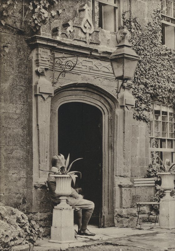 Kapı, Lygon Arms, Broadway, Worcestershire (s/b fotoğraf) by William Galsworthy Davie