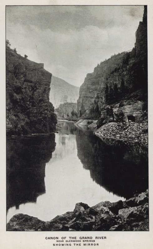 Colorado Kanyonları: Grand River Canon, Glenwood Springs Yakınında, Aynayı Gösteriyor (s/b fotoğraf) by William Henry Jackson