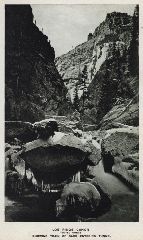 Colorado Kanyonları: Los Pinos Canon, Toltec Gorge, Tünele Giren Araba Trenini Gösteriyor (s/b fotoğraf) by William Henry Jackson